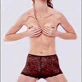 Angie everhart nude.
